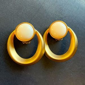 Vintage Ellen Designs Gold Tone Door Knocker Clip On Earrings